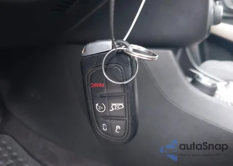 2017 Jeep Cherokee Latitude 4X4 from USA, damaged, VIN 1C4PJMCB4HW657568